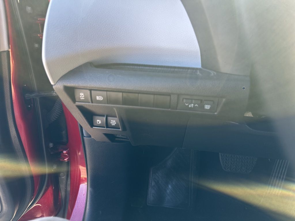 Used Car 2025 Toyota Sienna  Le For Sale Under $40,000 In Austin, Texas