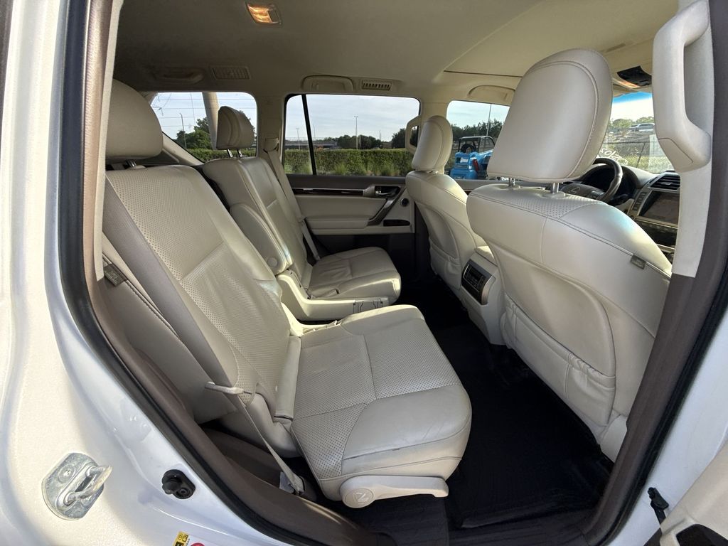 Thumbnail: 2017 Lexus GX - 17