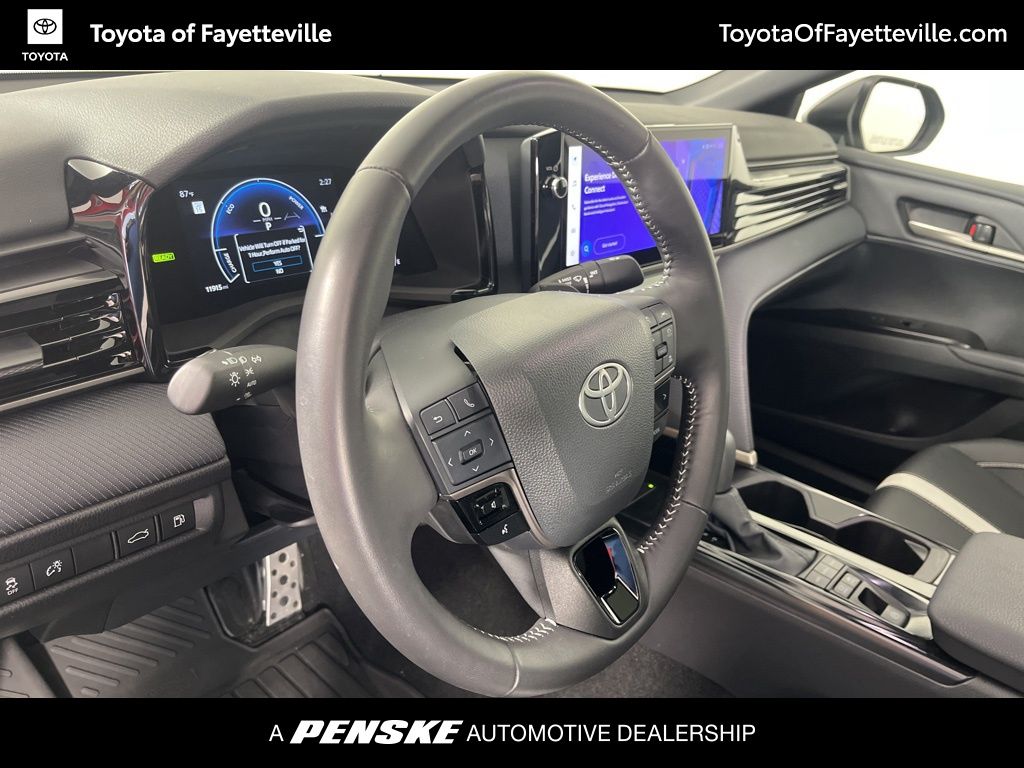 2025 Toyota Camry SE 27