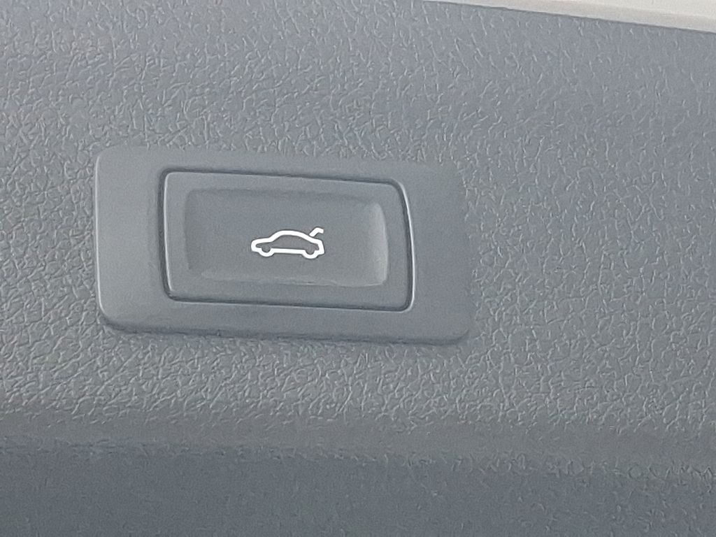 Thumbnail: 2022 Audi Q3 - 25