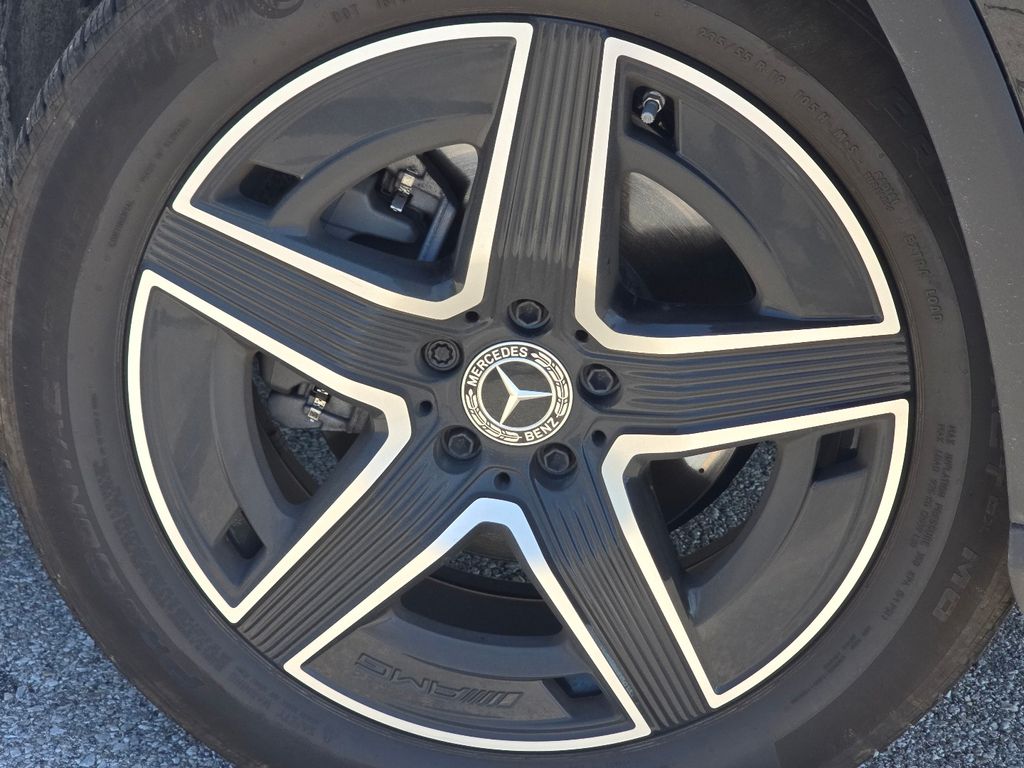 Certified Used 2026 Black Mercedes-Benz GLC 300 image 10