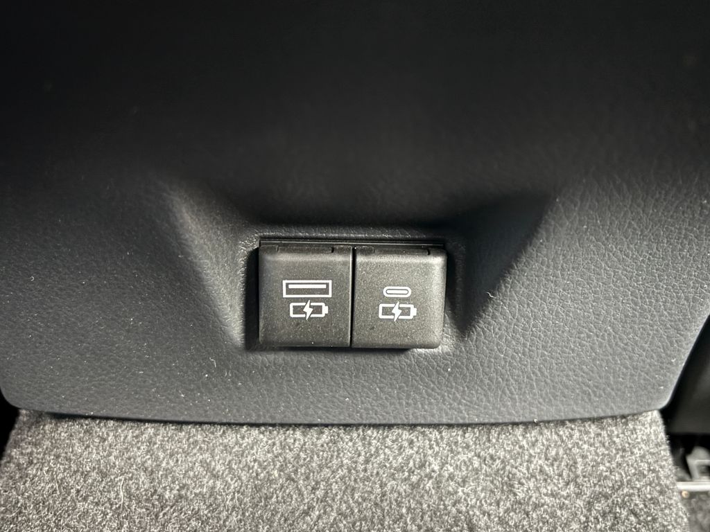 Thumbnail: 2025 Toyota Camry - 21