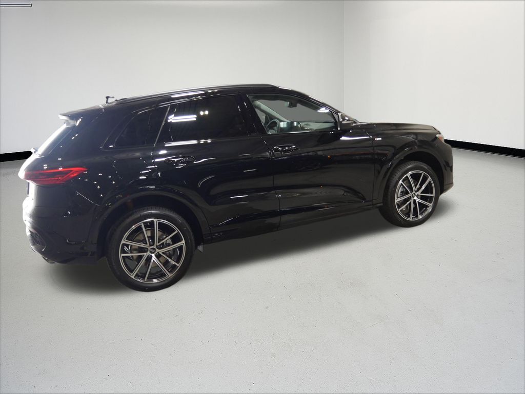 Thumbnail: 2026 Audi Q5 - 6