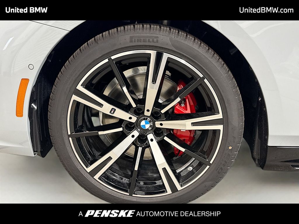 Thumbnail: 2026 BMW 5 Series - 2