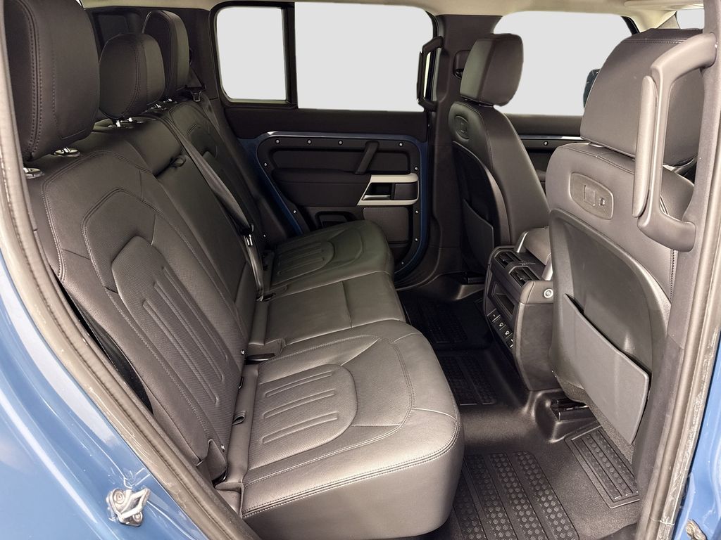 Thumbnail: 2022 Land Rover Defender - 23