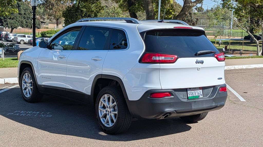 Used 2018 Jeep Cherokee Latitude 4D Sport Utility