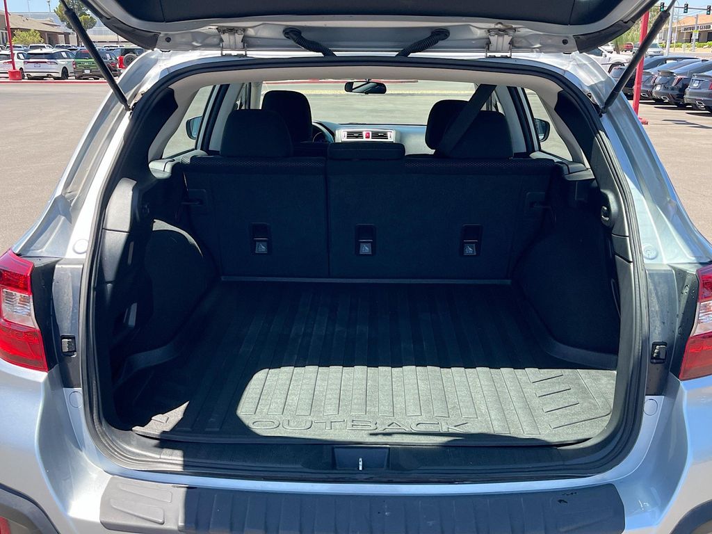 Used 2019 Silver Subaru 2.5i image 23