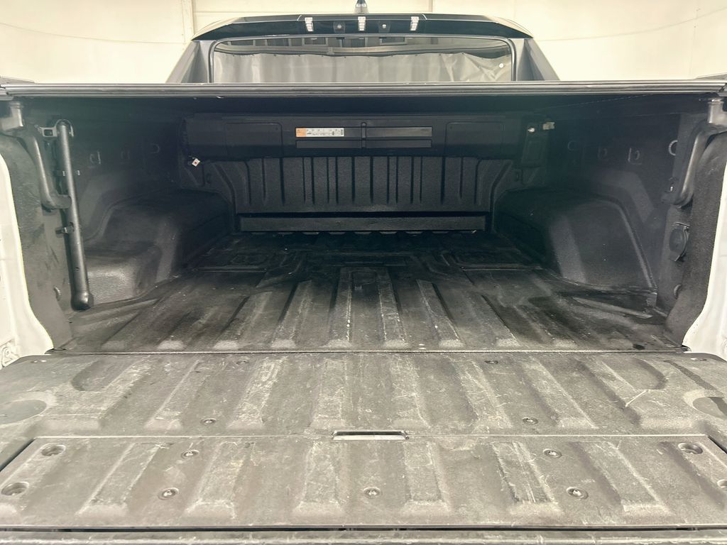 Used 2023 White GMC Edition 1 image 27