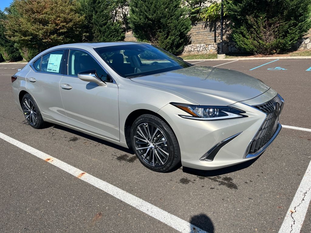 2025 Lexus ES 350 photo 4