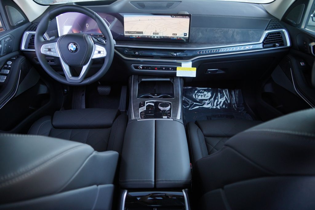 Thumbnail: 2027 BMW X7 - 20