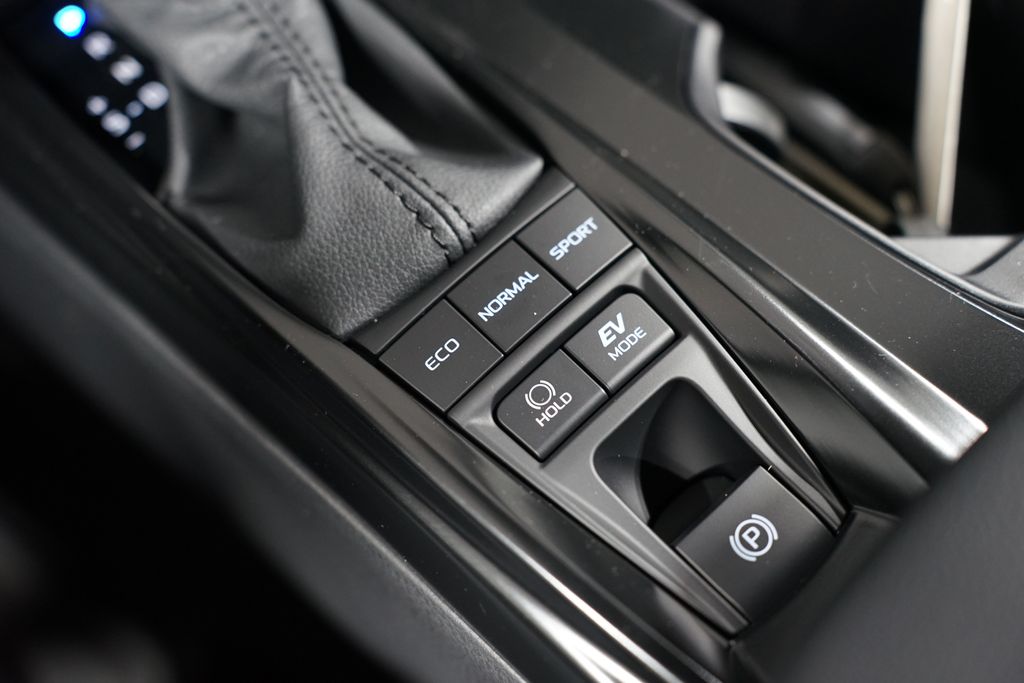 2025 Toyota Camry SE 23
