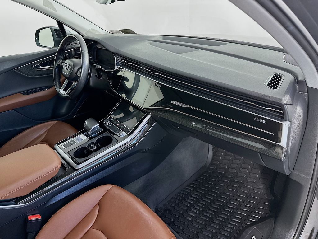 AudiQ730