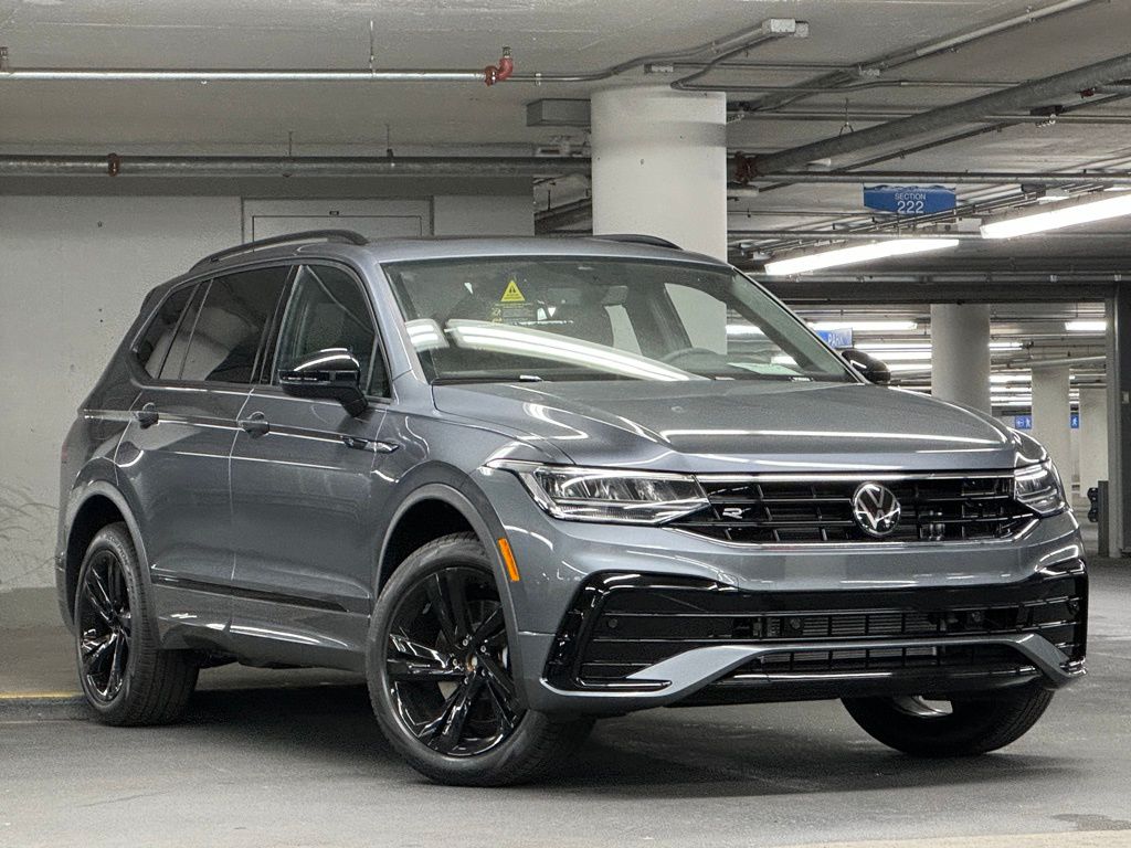 2024 Volkswagen Tiguan 2.0T SE R-Line Black 2