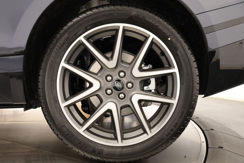 Thumbnail: 2026 Land Rover Range Rover Velar - 12