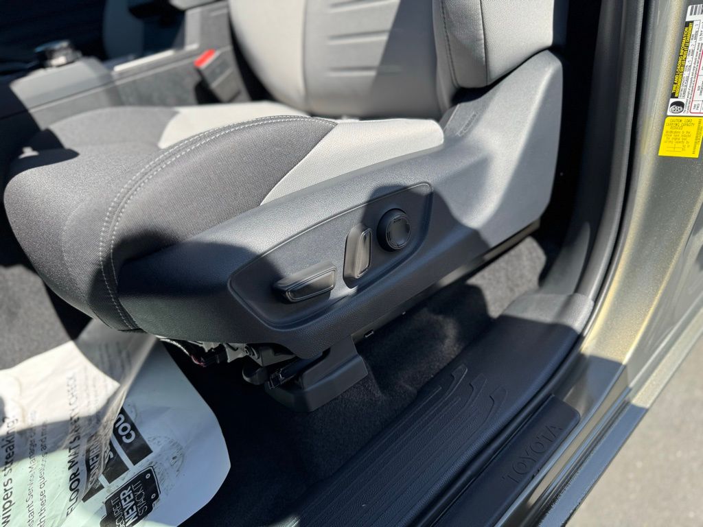 2025 Toyota Tacoma TRD Sport Double Cab photo 16
