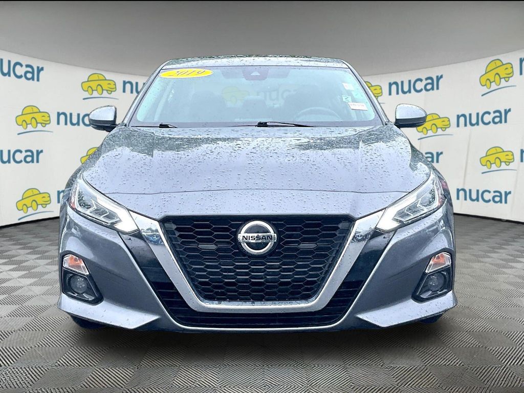 2019 Nissan Altima — photo 2