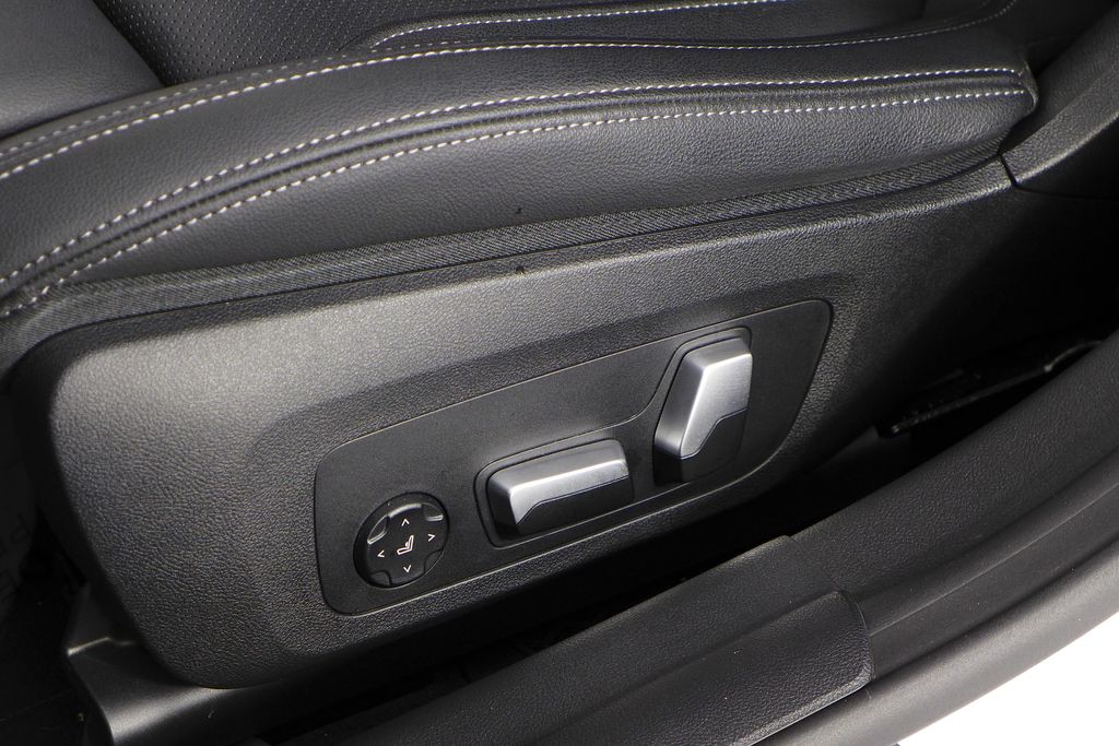 Thumbnail: 2024 BMW 4 Series - 23