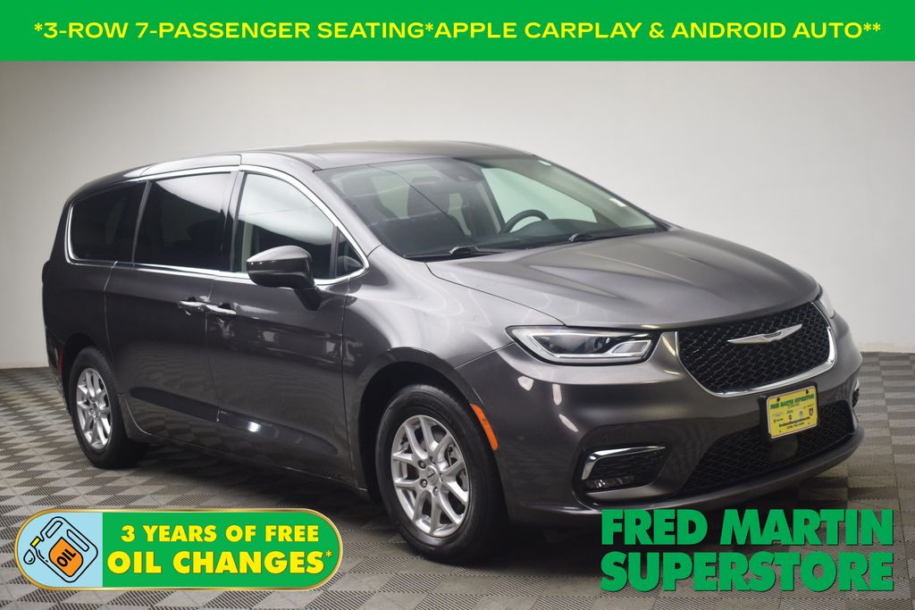 Gray (Granite Crystal Metallic Clearcoat) 2023 Chrysler Pacifica Minivan Front-Wheel Drive 9-Speed Automatic