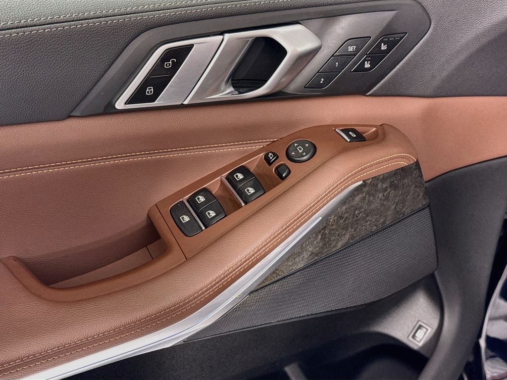 Thumbnail: 2021 BMW X5 - 23