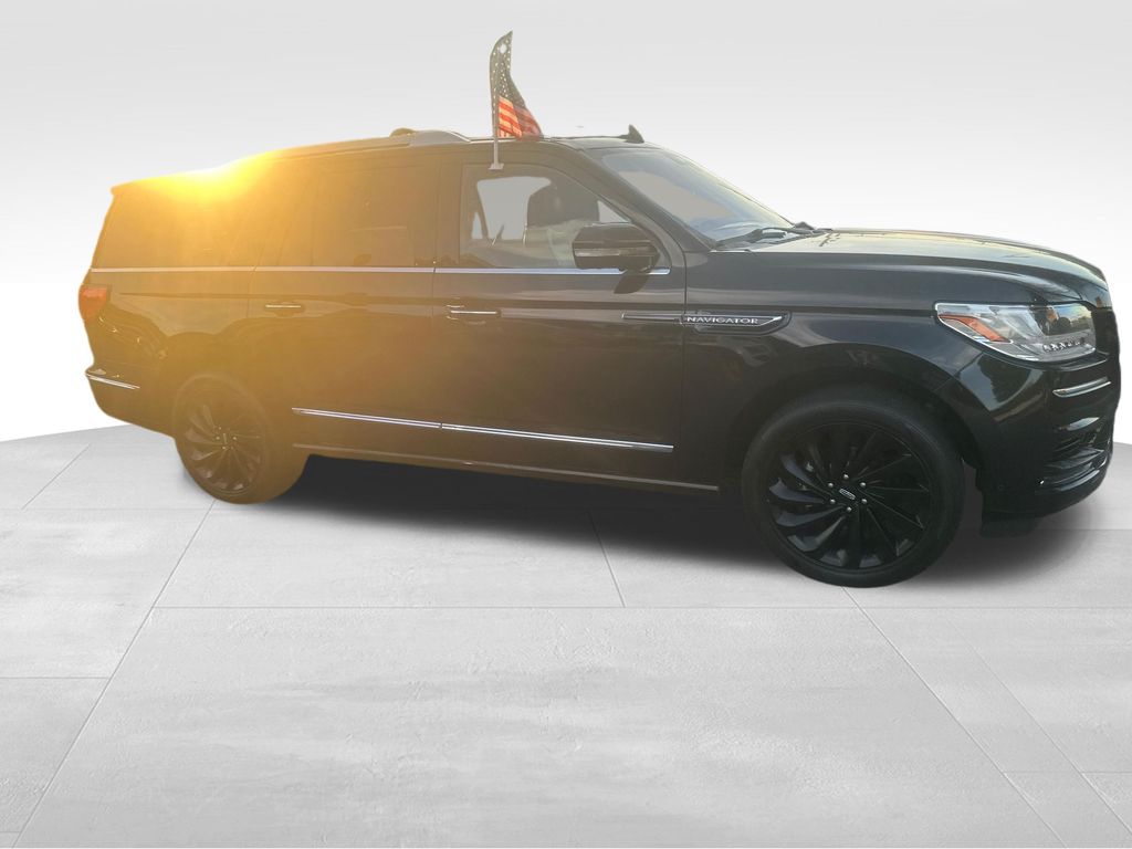 Used 2020 Black Lincoln Reserve image 32