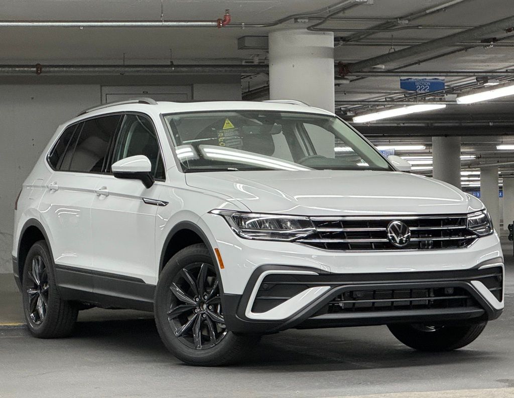 2024 Volkswagen Tiguan 2.0T SE 2