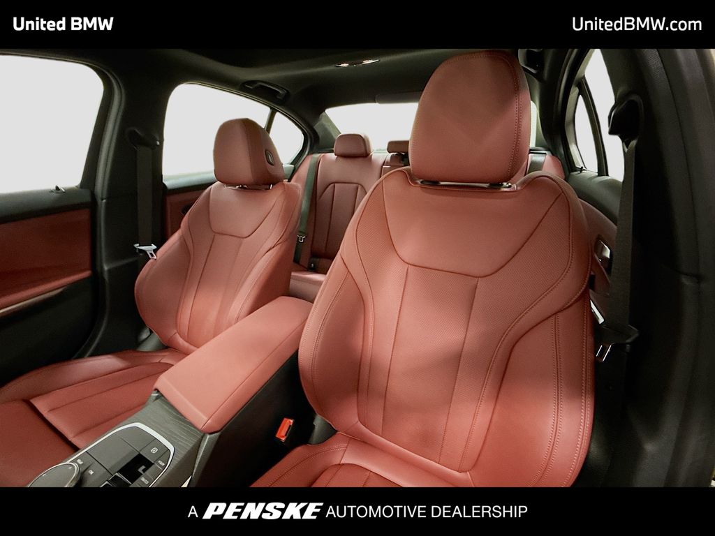 Thumbnail: 2026 BMW 3 Series - 5