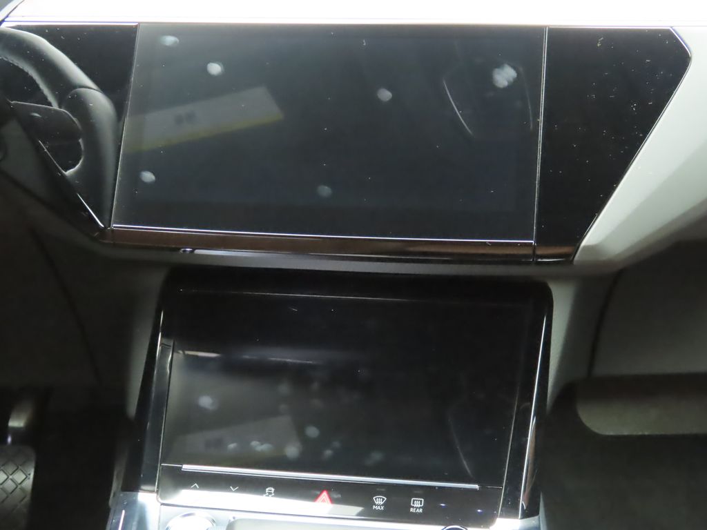 Thumbnail: 2019 Audi e-tron - 14