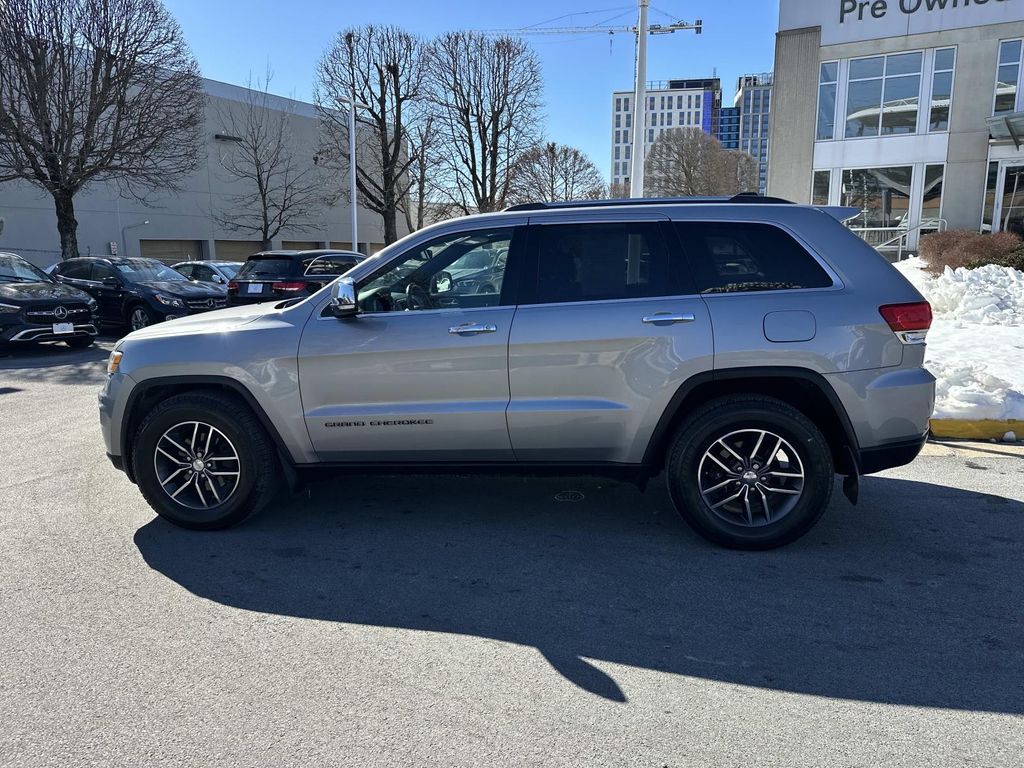 Thumbnail: 2017 Jeep Grand Cherokee - 14