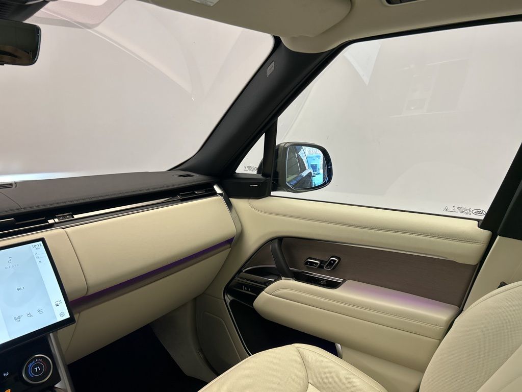 Thumbnail: 2023 Land Rover Range Rover - 26