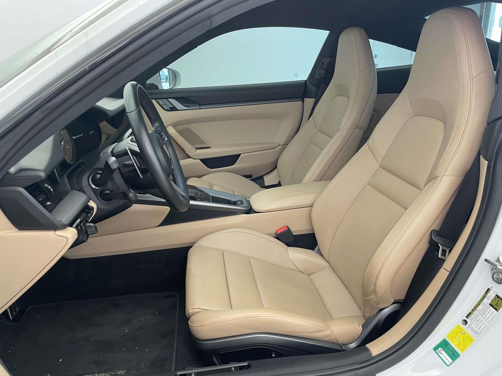 2020 Porsche 911 - 4