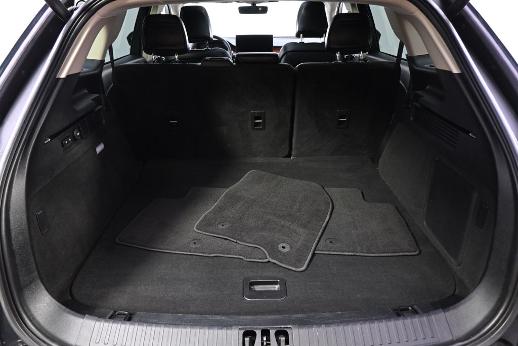 Certified Used 2023 Blue Lincoln Reserve image 18