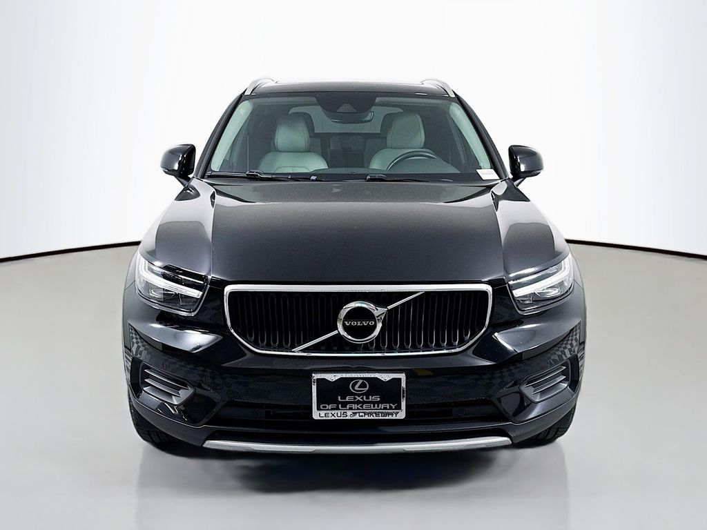 Thumbnail: 2020 Volvo XC40 - 2