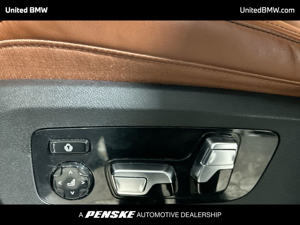2023 BMW X7 M60i 12