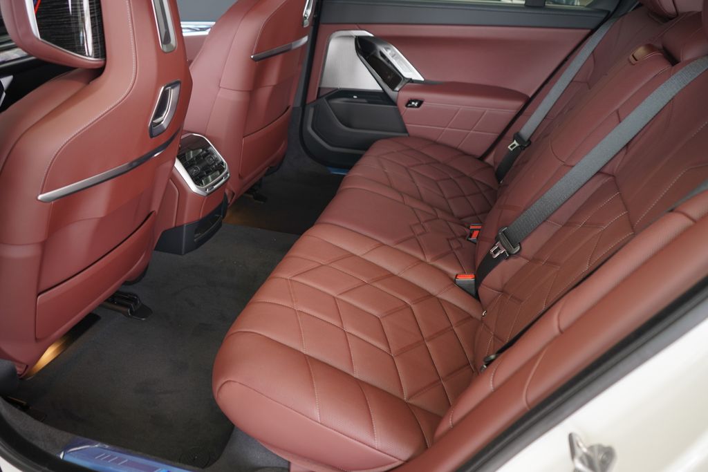 Thumbnail: 2025 BMW i7 - 20