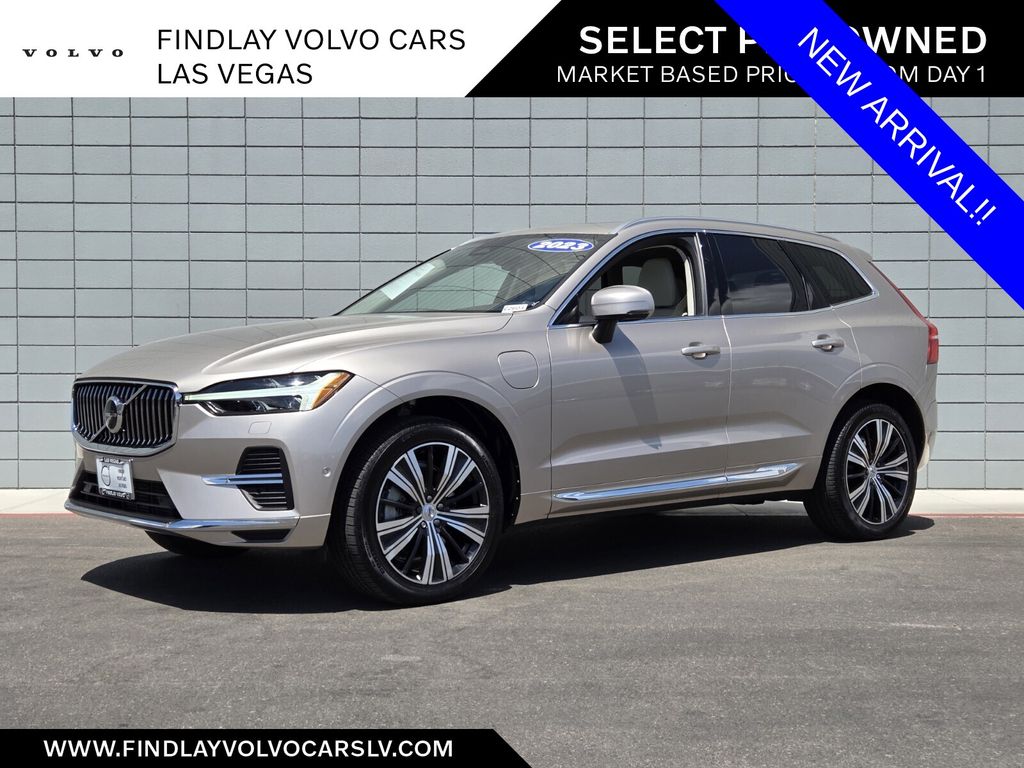 2023 Volvo XC60 Recharge T8 Plus Bright Theme eAWD