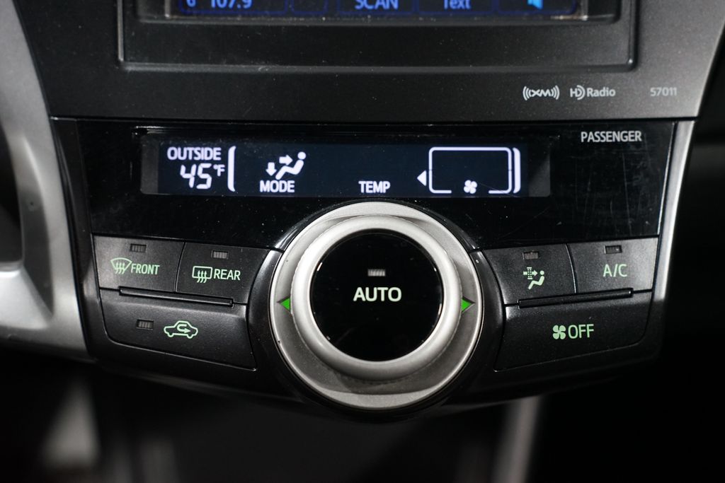 Thumbnail: 2012 Toyota Prius v - 19