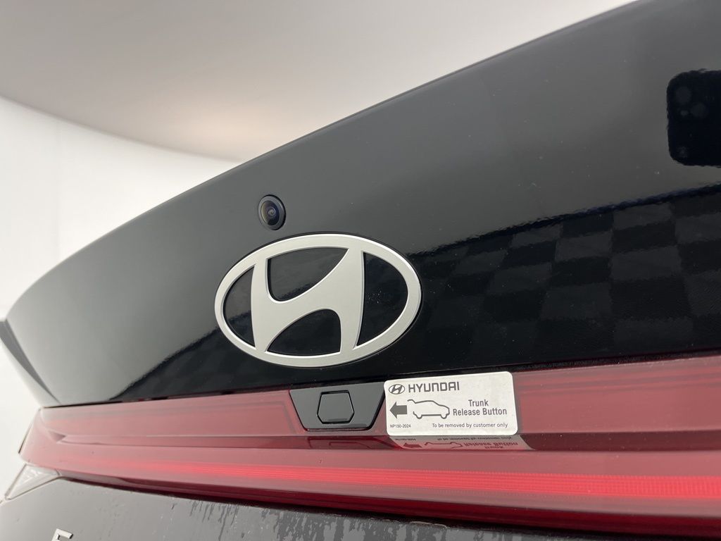 Thumbnail: 2025 Hyundai Elantra - 11