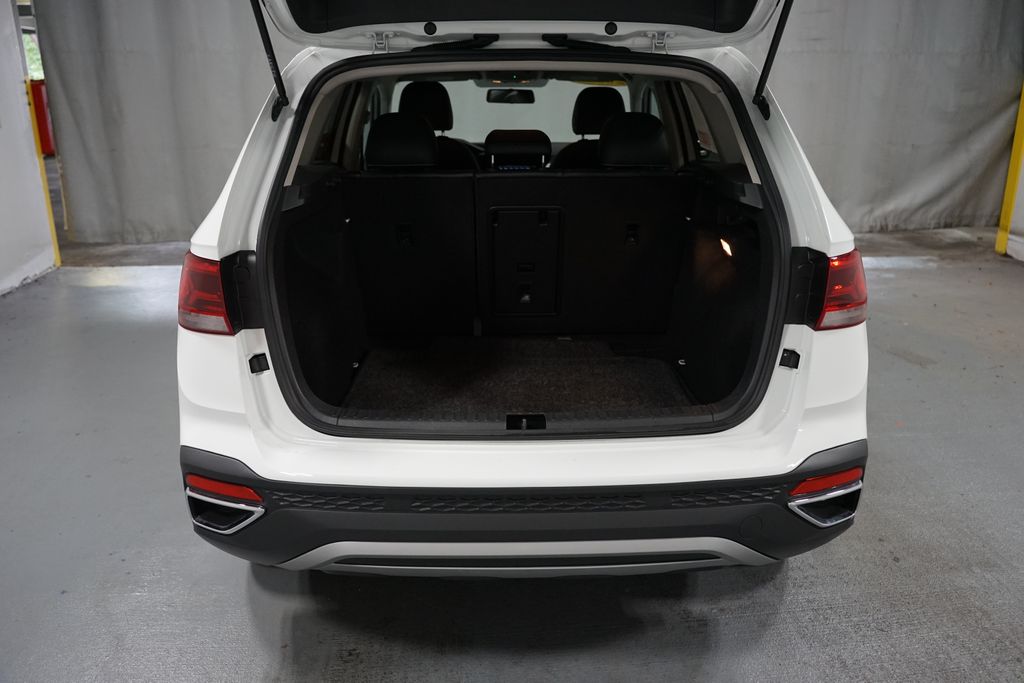 Thumbnail: 2022 Volkswagen Taos - 8