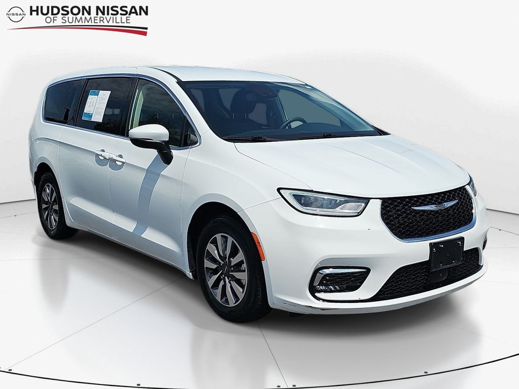  2023 Chrysler Pacifica Hybrid Touring L FWD   