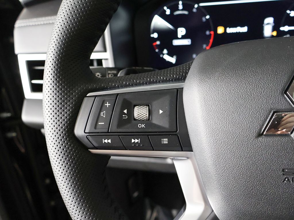 New 2026 Black Mitsubishi SE image 41