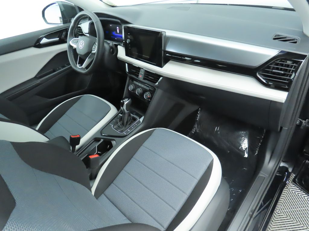 Thumbnail: 2025 Volkswagen Taos - 17