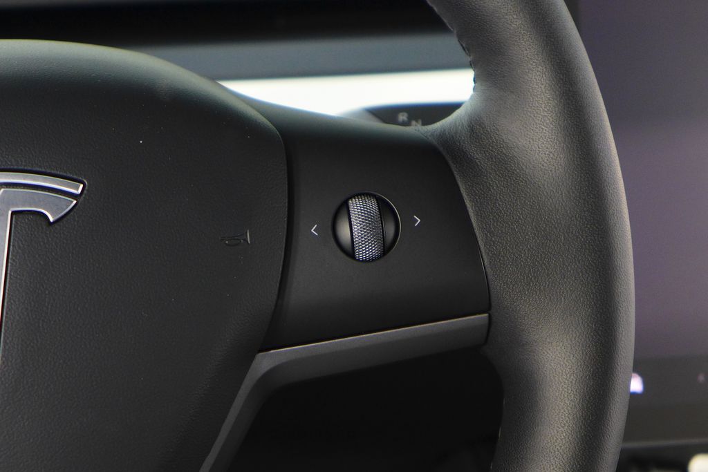 Thumbnail: 2022 Tesla Model 3 - 28