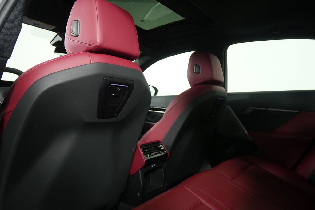 Thumbnail: 2025 BMW 5 Series - 18