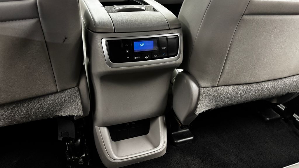 Thumbnail: 2018 Toyota Highlander - 28