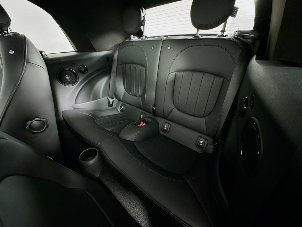 Thumbnail: 2023 MINI Cooper - 24
