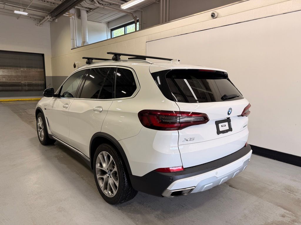 Thumbnail: 2022 BMW X5 - 3
