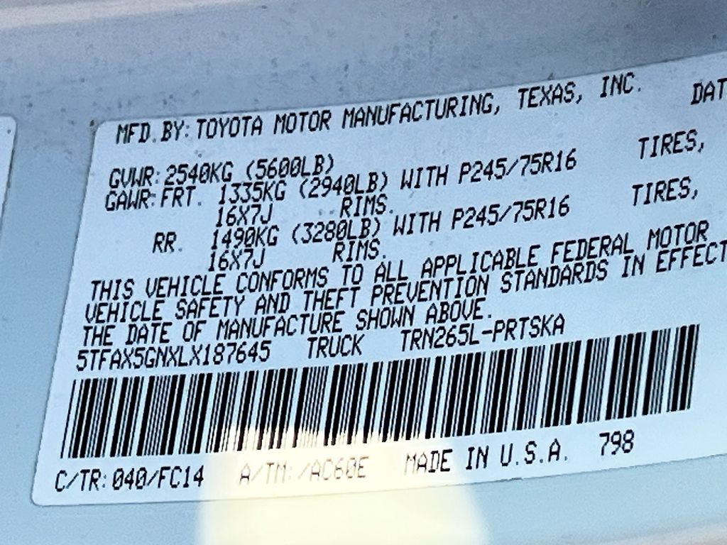 Used 2020 White Toyota SR5 image 29