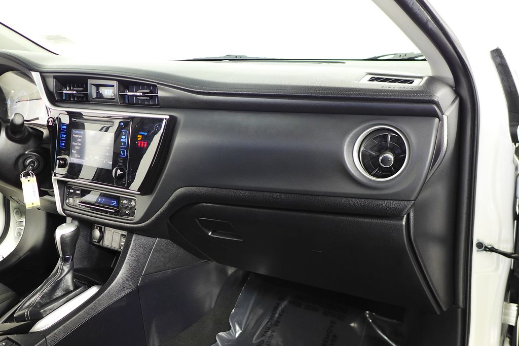 Thumbnail: 2018 Toyota Corolla - 14