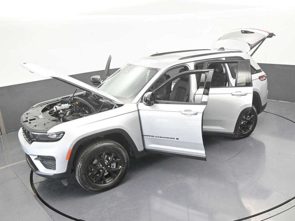 New 2025 Silver Zynith Jeep Altitude X image 58