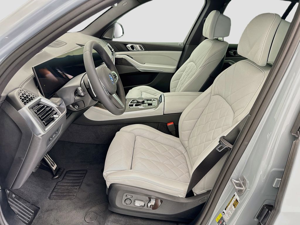 Thumbnail: 2026 BMW X5 - 18